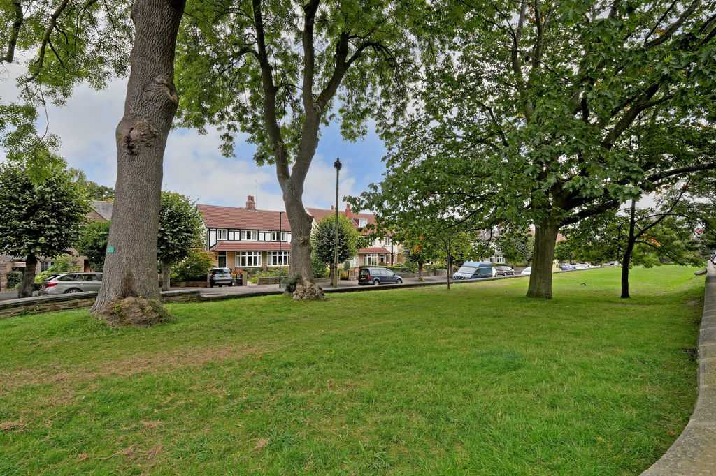 Meadow Bank Avenue